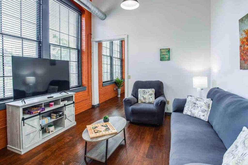 Ferienwohnung Ny Style Centric Loft With King Bed By Park Av. Rochester Exterior foto