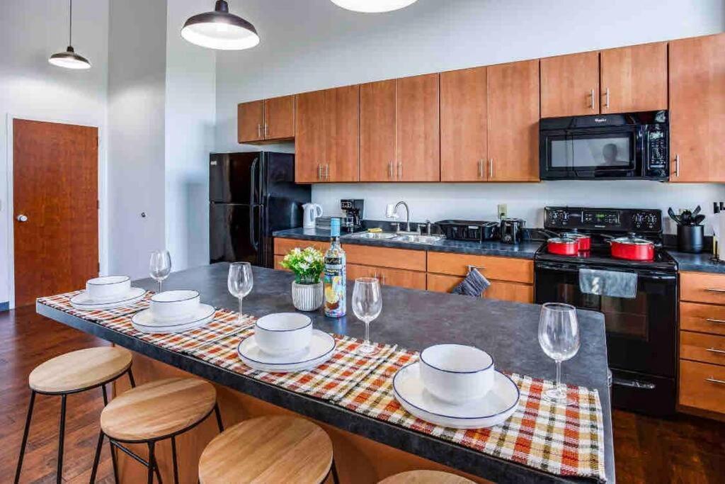 Ferienwohnung Ny Style Centric Loft With King Bed By Park Av. Rochester Exterior foto