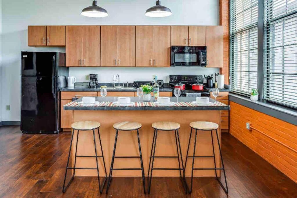 Ferienwohnung Ny Style Centric Loft With King Bed By Park Av. Rochester Exterior foto