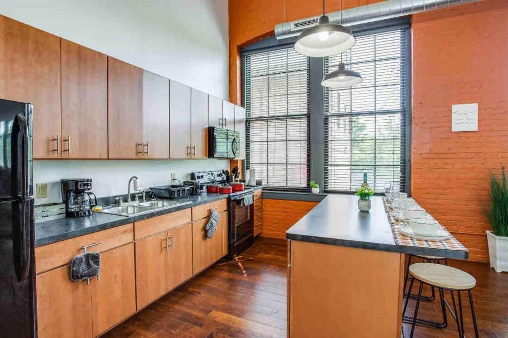 Ferienwohnung Ny Style Centric Loft With King Bed By Park Av. Rochester Exterior foto