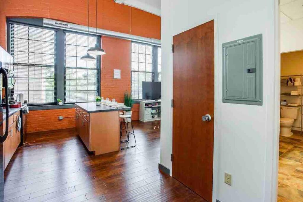 Ferienwohnung Ny Style Centric Loft With King Bed By Park Av. Rochester Exterior foto